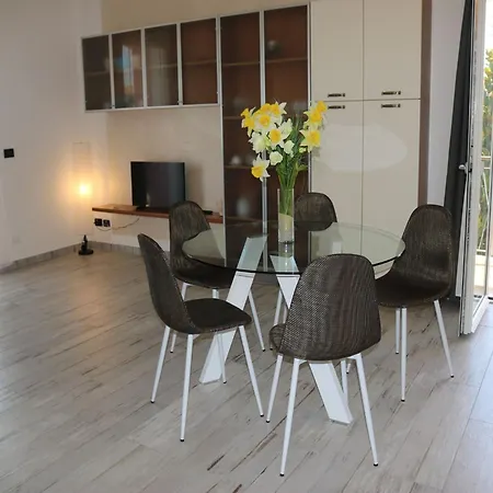Holiday home Near The Lake, Shared Swimming Pool