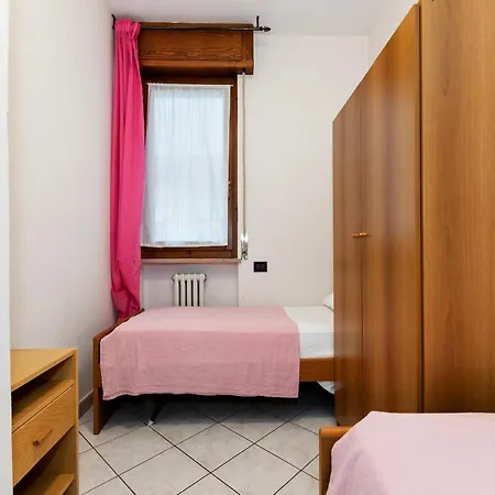 Holiday home Near The Lake, Shared Swimming Pool Lazise