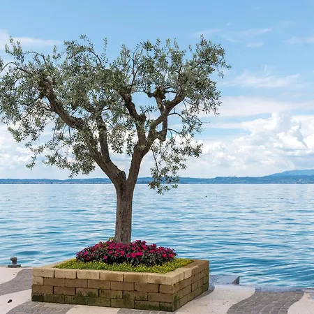 Holiday home Near The Lake, Shared Swimming Pool