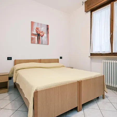 Holiday home Near The Lake, Shared Swimming Pool *