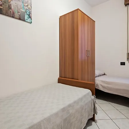 Near The Lake, Shared Swimming Pool Holiday home Lazise