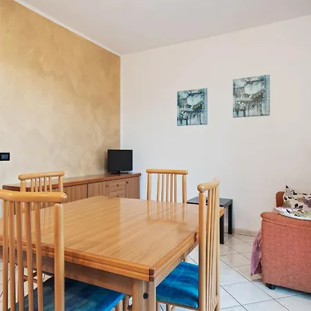 Holiday home Near The Lake, Shared Swimming Pool