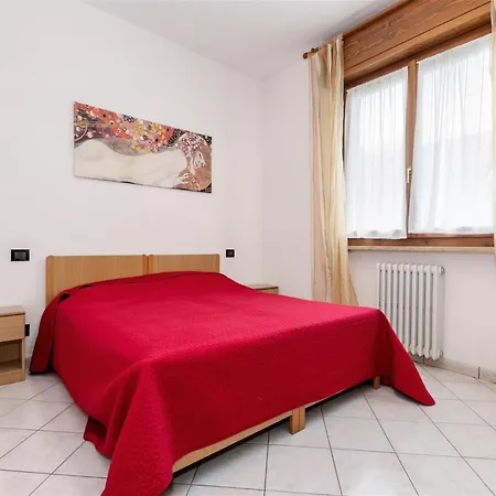 Holiday home Near The Lake, Shared Swimming Pool *