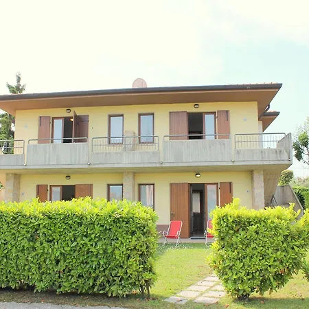 Holiday home Near The Lake, Shared Swimming Pool *