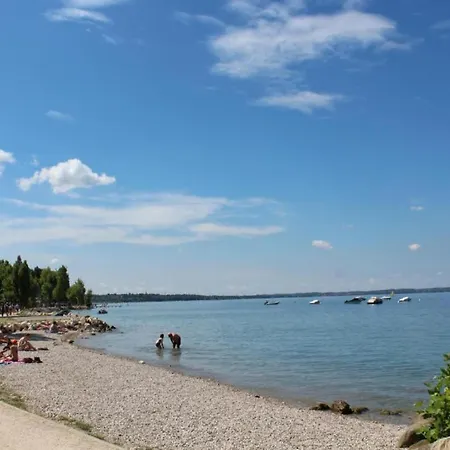 Holiday home Near The Lake, Shared Swimming Pool